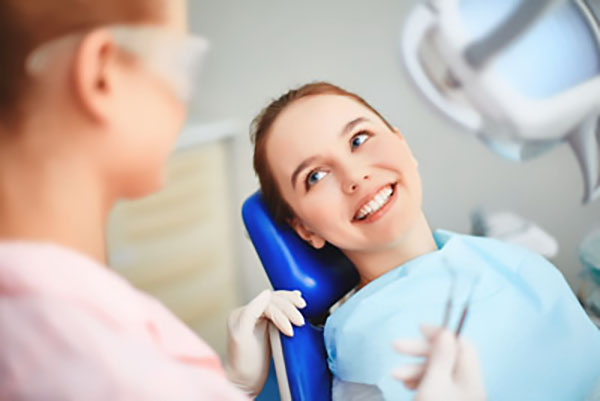 Reasons To Visit A Cosmetic Dentist